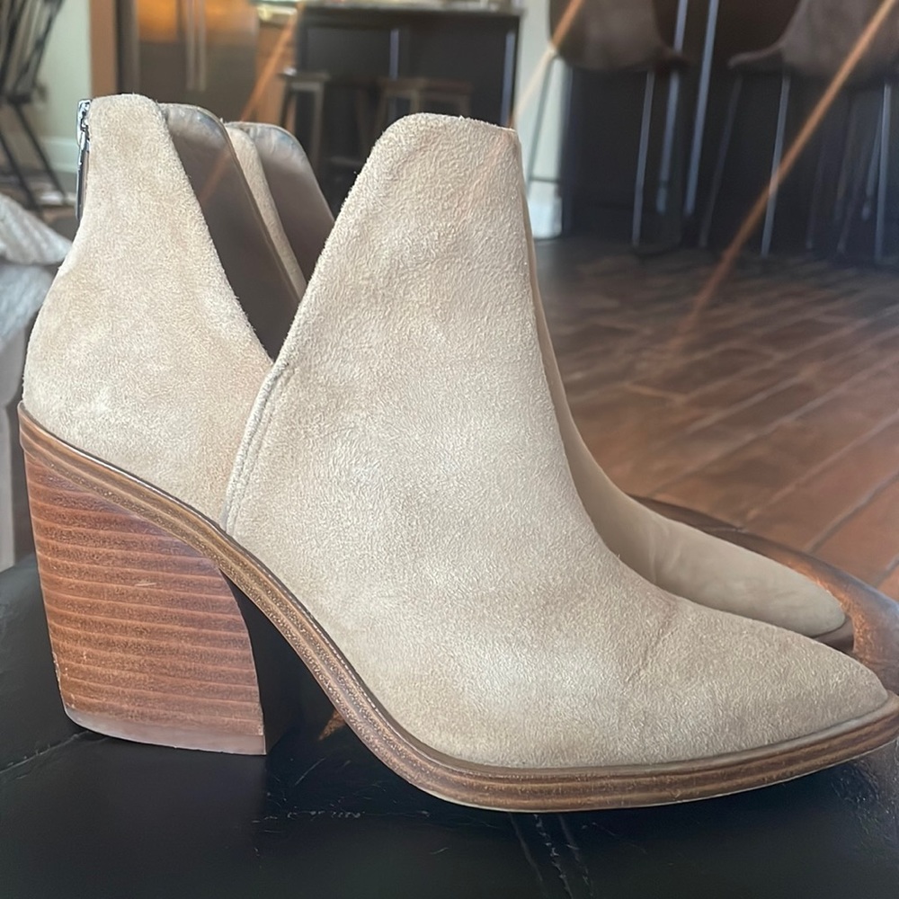 Vince Camuto Gigietta Booties